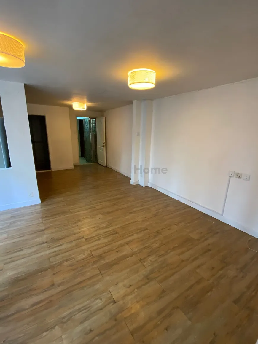 Man King Building listing image