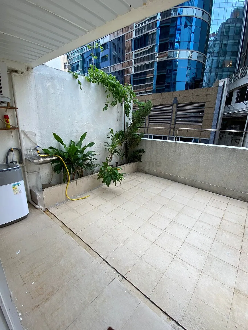 Man King Building listing image