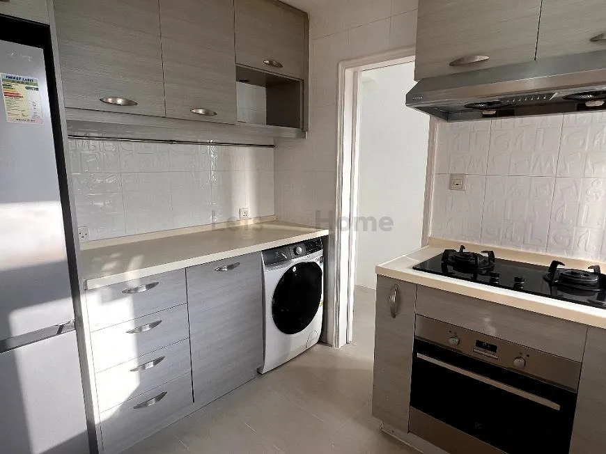 Oxford Court listing image