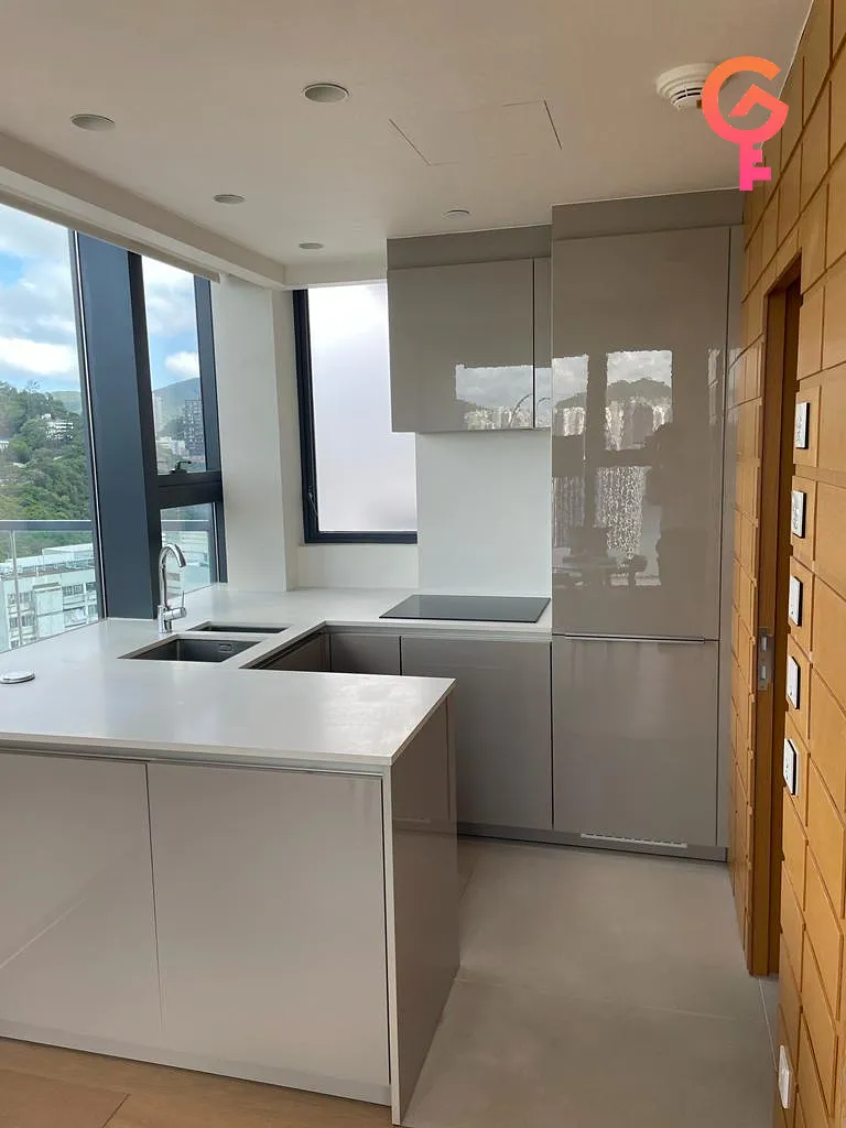 Le Riviera listing image