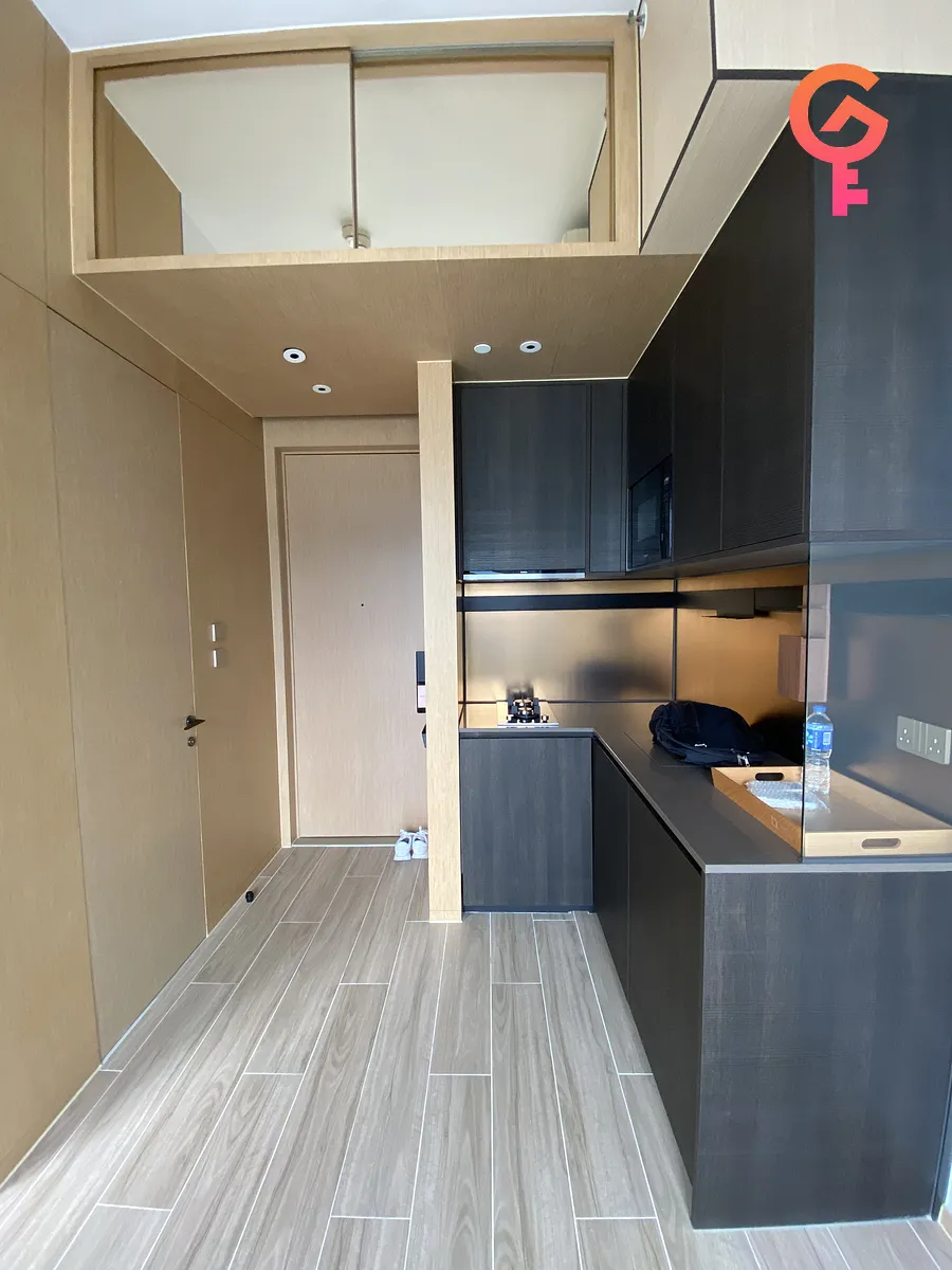 Aquila．Square Mile listing image