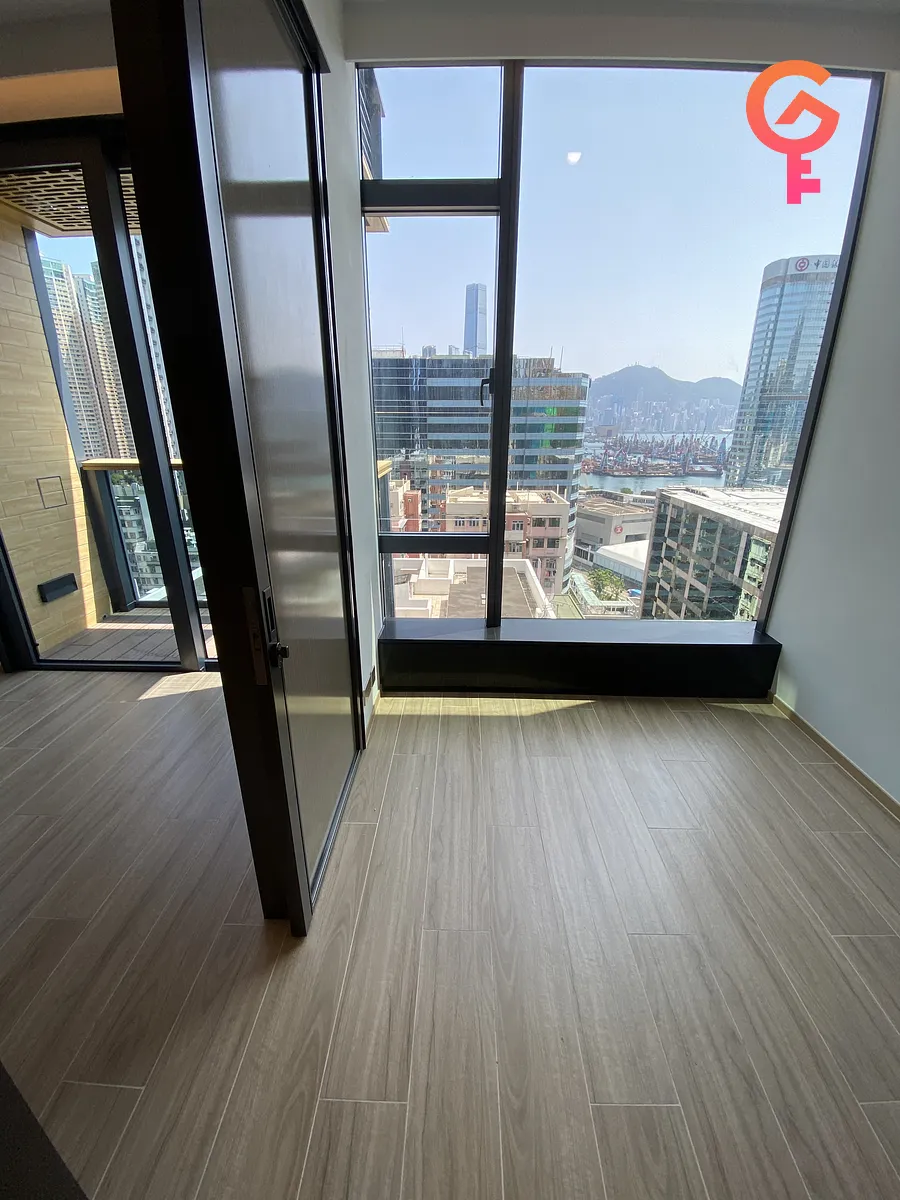 Aquila．Square Mile listing image