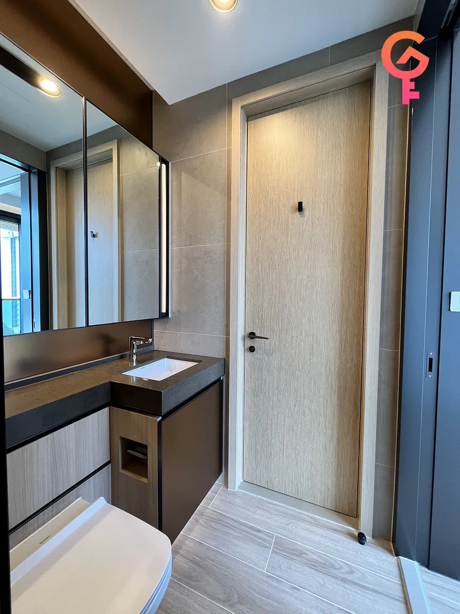 Aquila．Square Mile listing image
