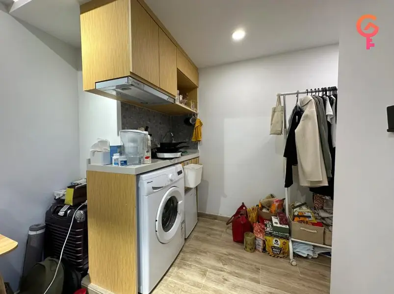 Empire Court listing image