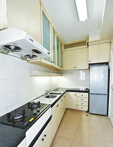 Parkway Court listing image