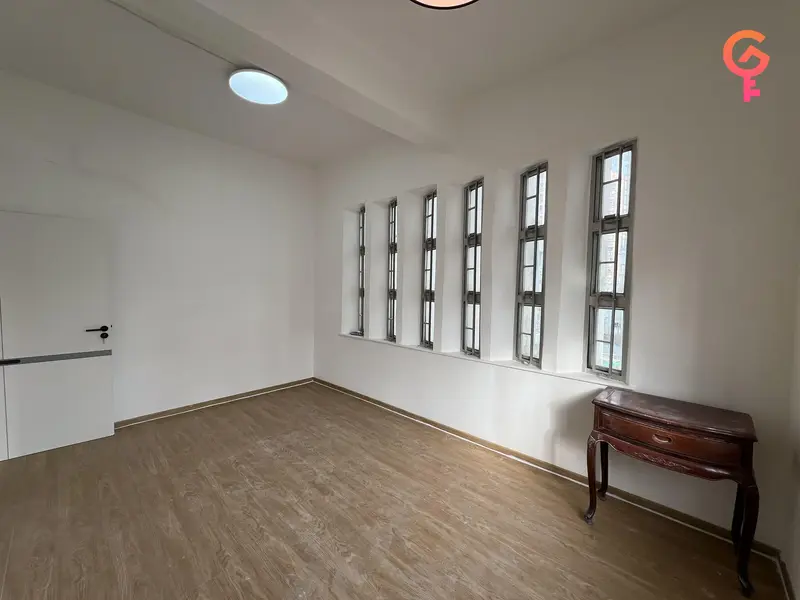 7 Junction Road listing image