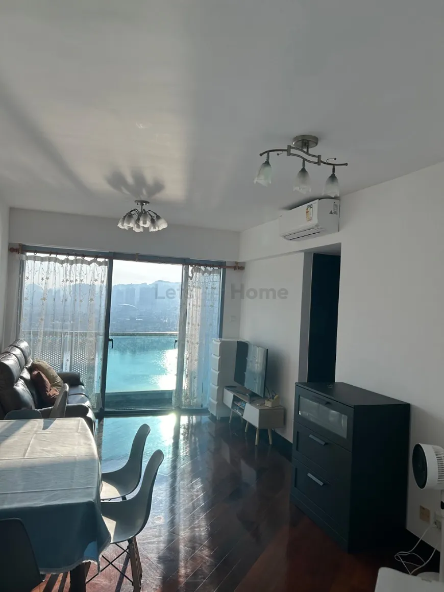 La Costa listing image