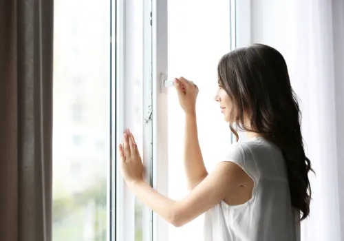 Best Times to Open Windows in Humid Weather post illustrative image