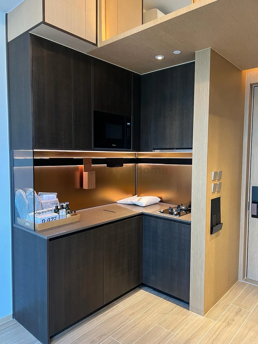 Aquila．Square Mile listing image