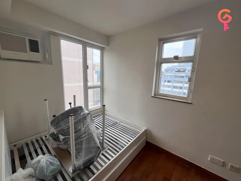 Kensington Plaza listing image