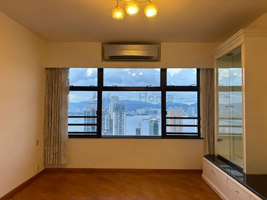 Parkway Court listing image