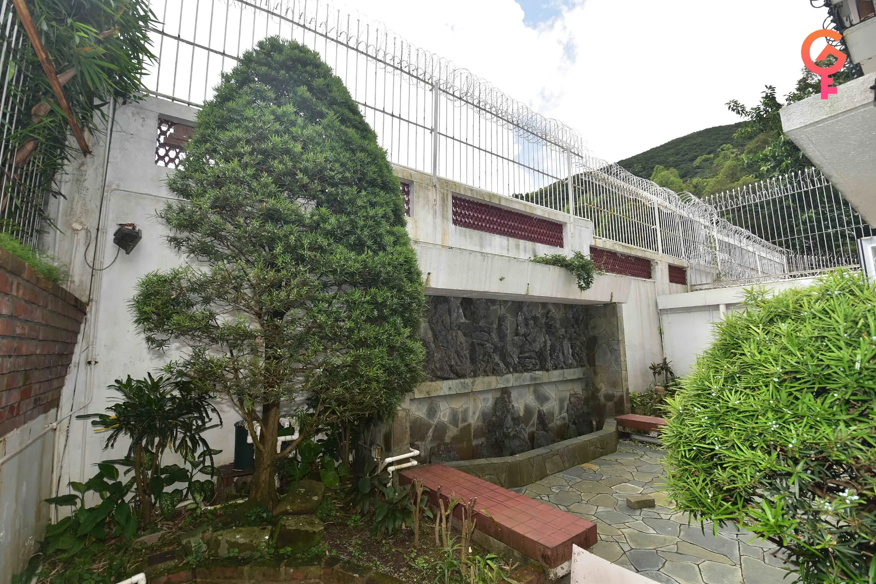 The Green Villa listing image