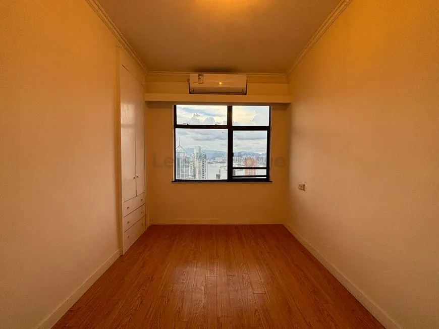 Parkway Court listing image
