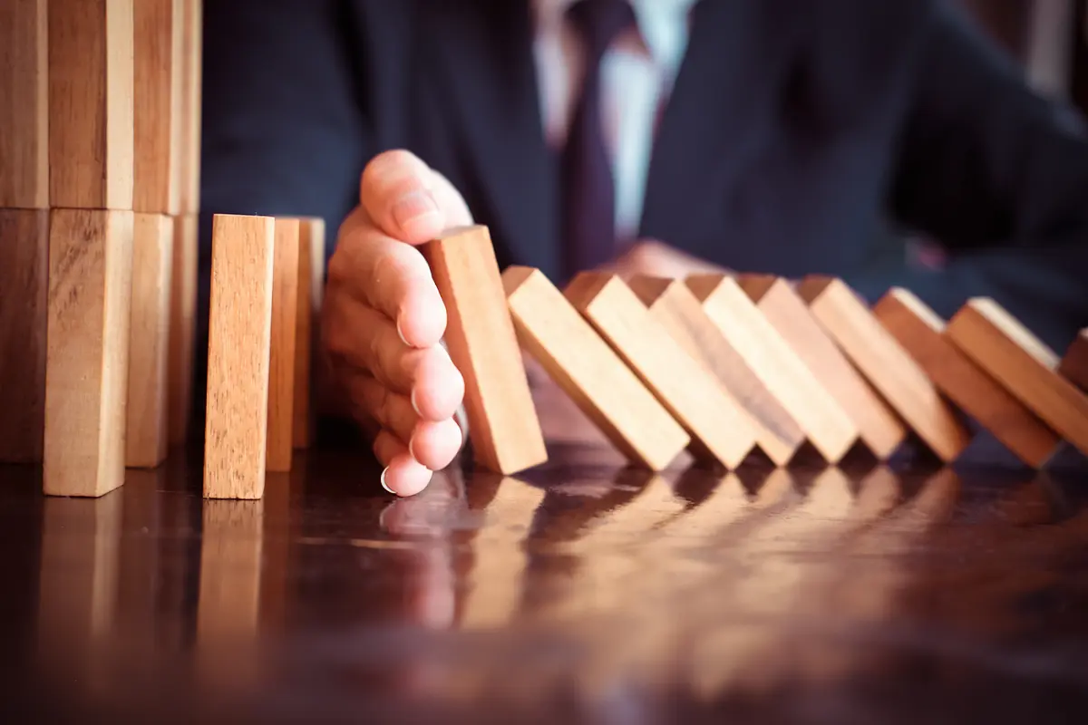 Managing Property Title Risks for a Smooth Completion post illustrative image