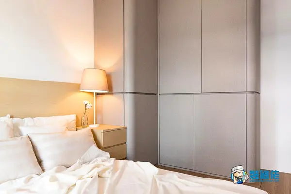 Modern Minimalism: Simplify Your Space post illustrative image