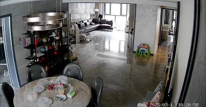 【網購電器】電動餐枱突爆炸起火! 北上買電器 電壓一樣就一定安全? 消委會提醒5大注意事項 post illustrative image