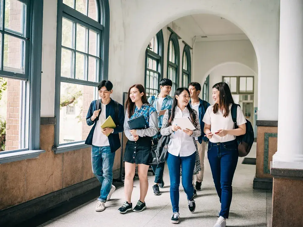 2025 Renting in HK Guide for Students and IANG Graduates post illustrative image